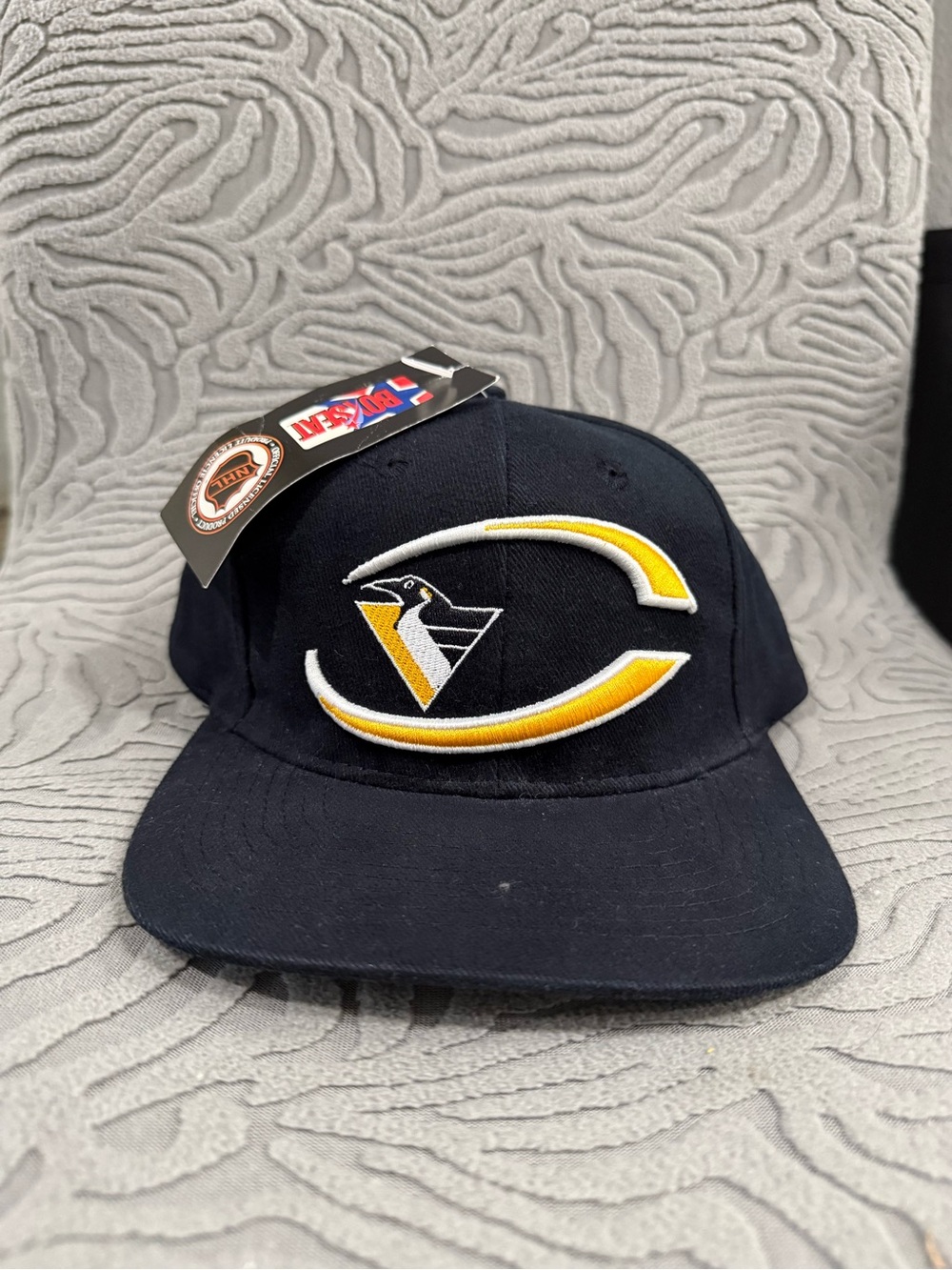 Vintage Pittsburgh Penguins adjustable cap